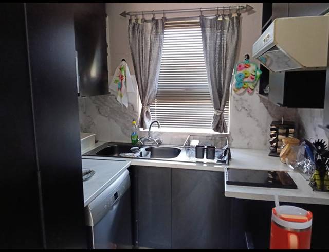 2 BEDROOM TOWNHOUSE FOR SALE IN SOUTH CREST